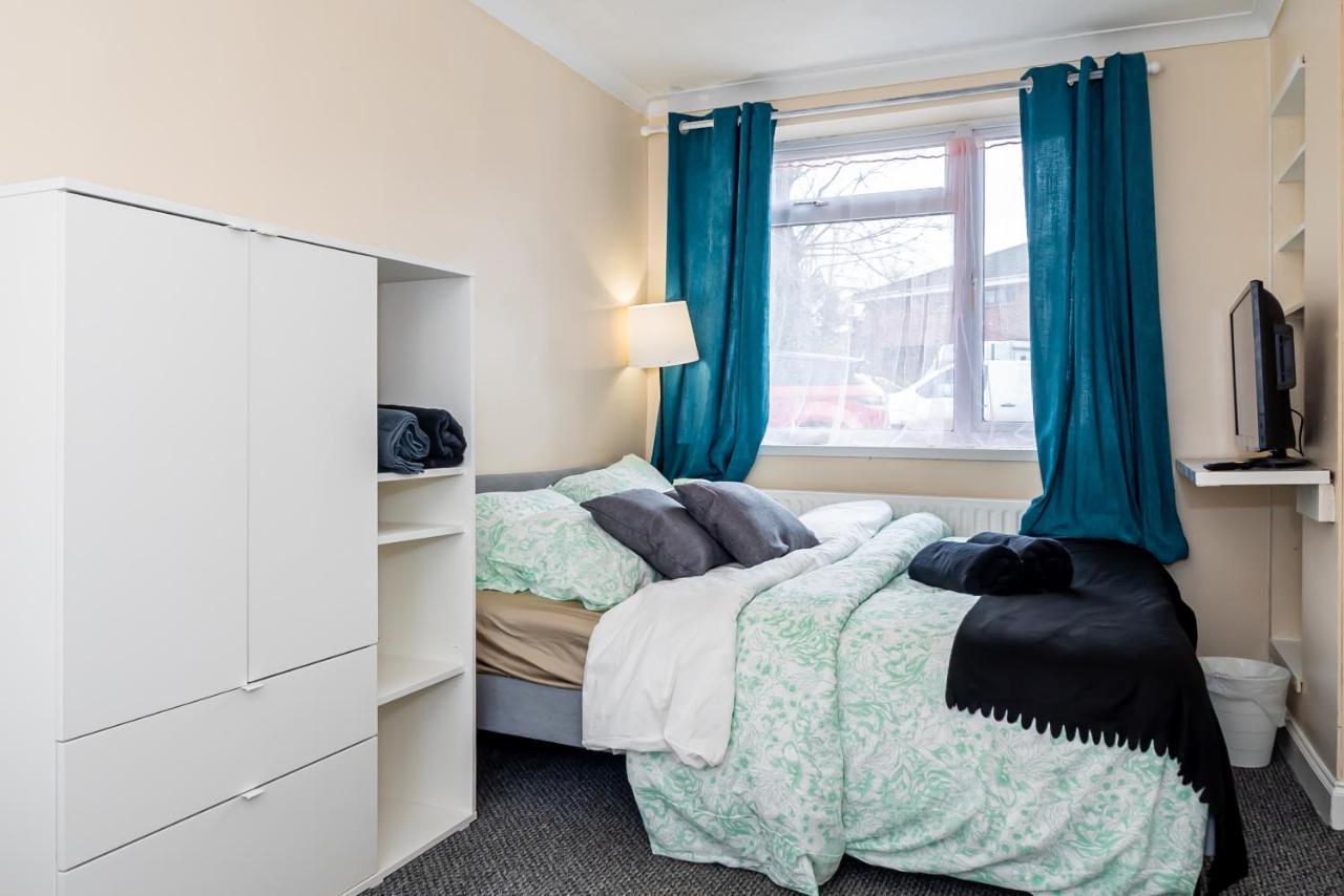 Shirley House 3, Guest House, Self Catering, Self Check In With Smart Locks, Use Of Fully Equipped Kitchen, Close To City Centre, Ideal For Longer Stays, Walking Distance To Bat, 20 Min Drive To Fawley Refinery, Excellent Transport Links Southampton Zewnętrze zdjęcie