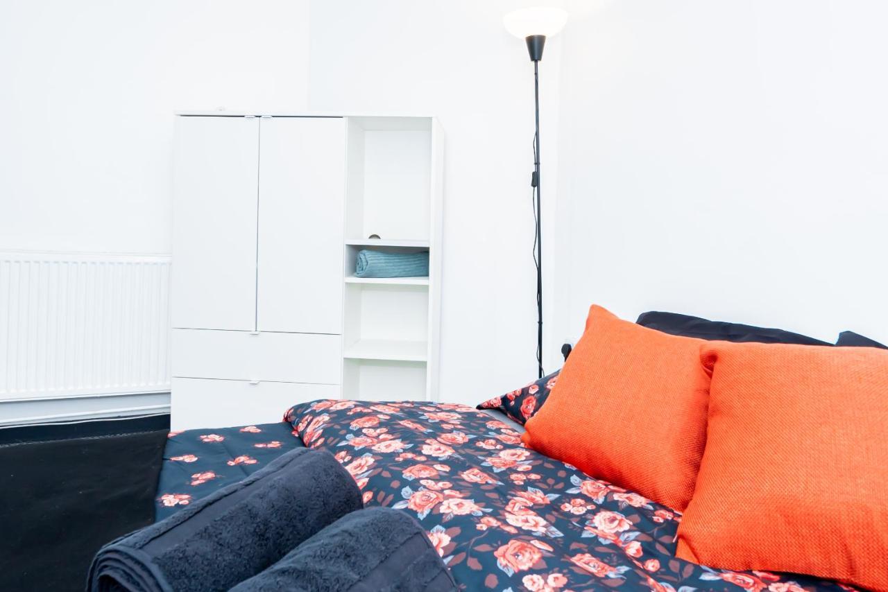 Shirley House 3, Guest House, Self Catering, Self Check In With Smart Locks, Use Of Fully Equipped Kitchen, Close To City Centre, Ideal For Longer Stays, Walking Distance To Bat, 20 Min Drive To Fawley Refinery, Excellent Transport Links Southampton Zewnętrze zdjęcie