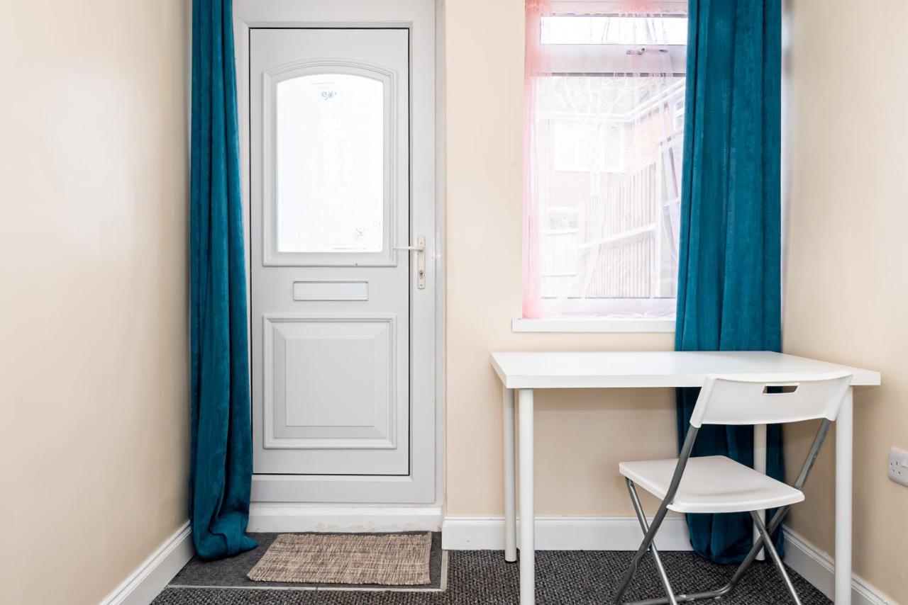 Shirley House 3, Guest House, Self Catering, Self Check In With Smart Locks, Use Of Fully Equipped Kitchen, Close To City Centre, Ideal For Longer Stays, Walking Distance To Bat, 20 Min Drive To Fawley Refinery, Excellent Transport Links Southampton Zewnętrze zdjęcie
