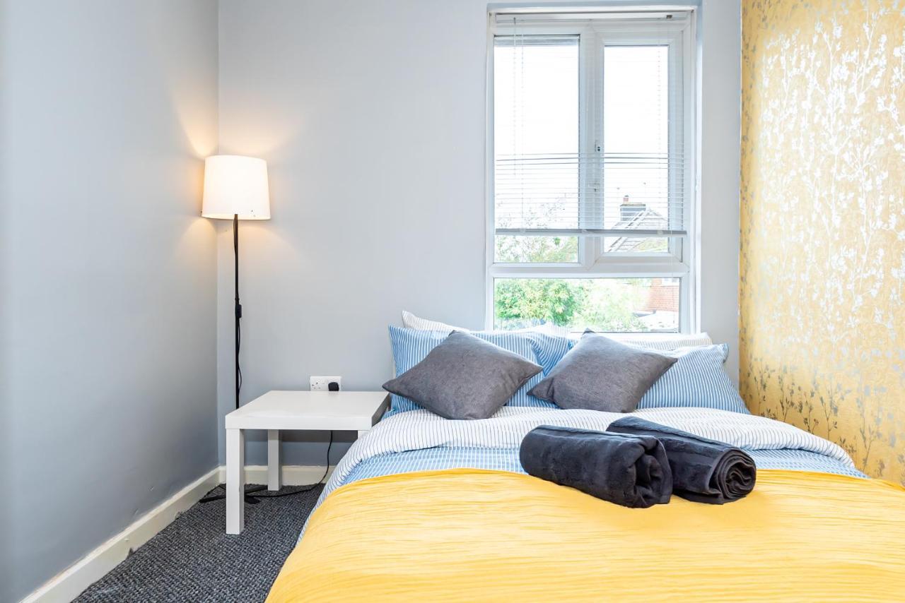 Shirley House 3, Guest House, Self Catering, Self Check In With Smart Locks, Use Of Fully Equipped Kitchen, Close To City Centre, Ideal For Longer Stays, Walking Distance To Bat, 20 Min Drive To Fawley Refinery, Excellent Transport Links Southampton Zewnętrze zdjęcie