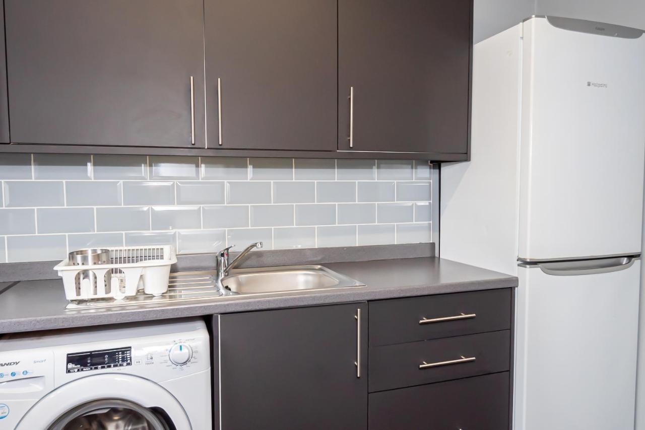 Shirley House 3, Guest House, Self Catering, Self Check In With Smart Locks, Use Of Fully Equipped Kitchen, Close To City Centre, Ideal For Longer Stays, Walking Distance To Bat, 20 Min Drive To Fawley Refinery, Excellent Transport Links Southampton Zewnętrze zdjęcie