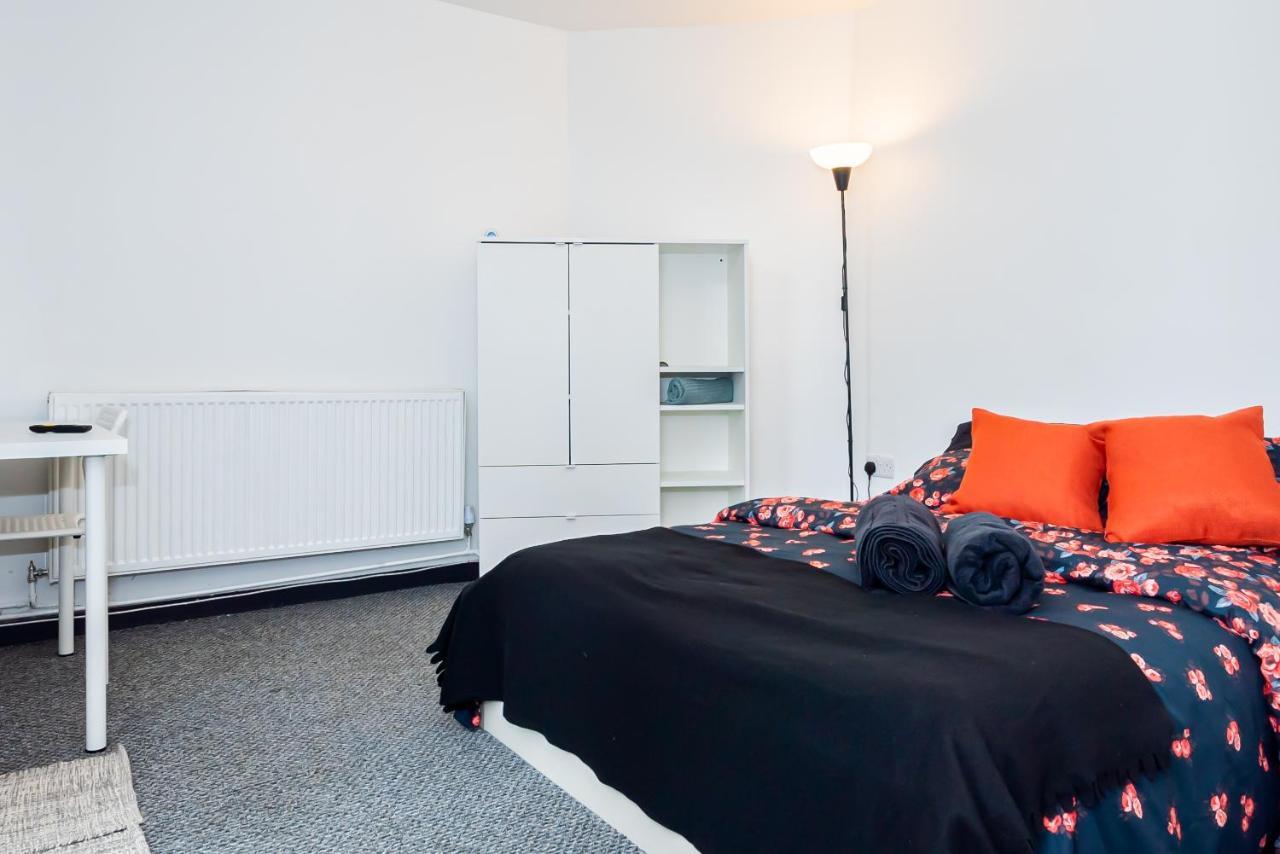 Shirley House 3, Guest House, Self Catering, Self Check In With Smart Locks, Use Of Fully Equipped Kitchen, Close To City Centre, Ideal For Longer Stays, Walking Distance To Bat, 20 Min Drive To Fawley Refinery, Excellent Transport Links Southampton Zewnętrze zdjęcie