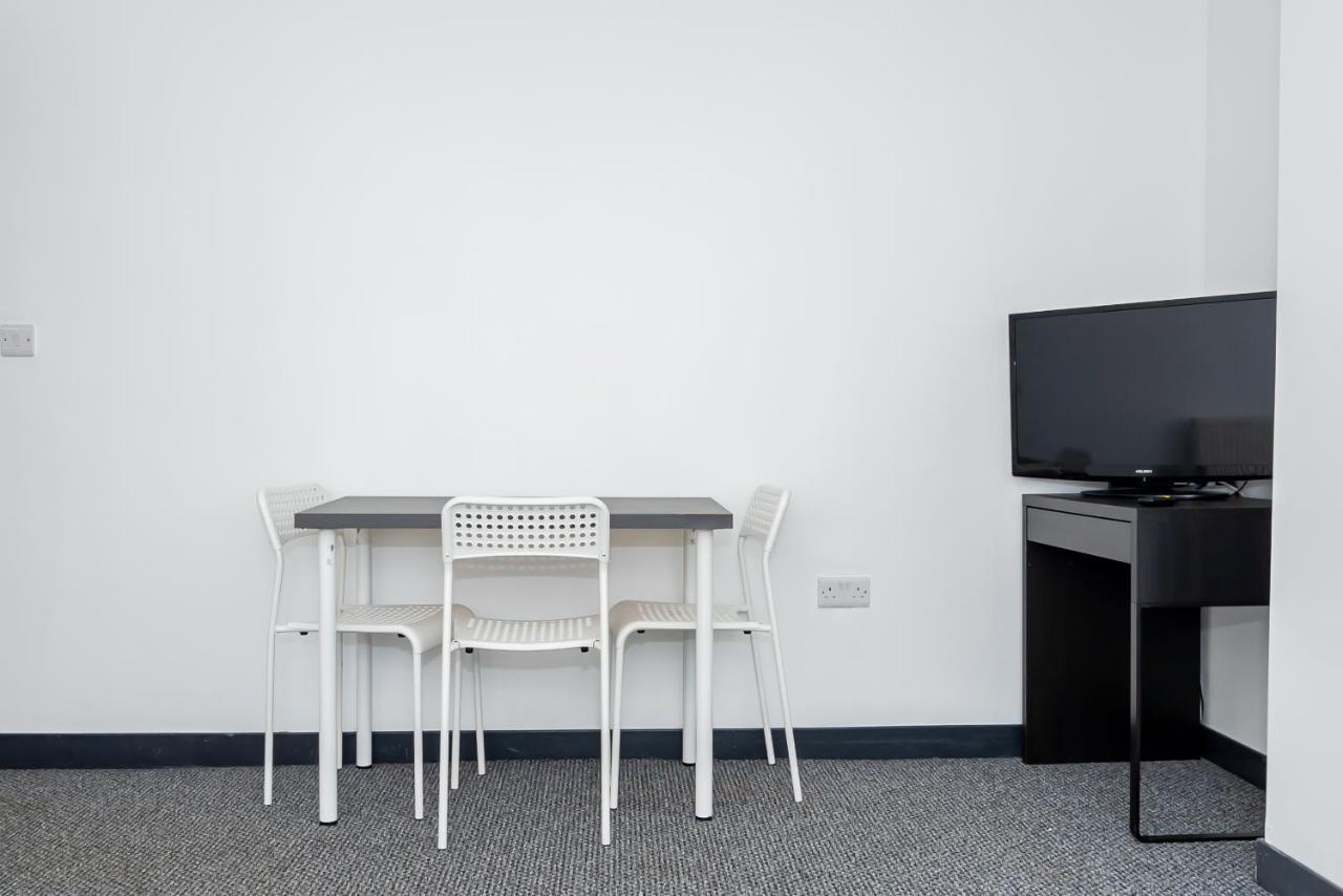 Shirley House 3, Guest House, Self Catering, Self Check In With Smart Locks, Use Of Fully Equipped Kitchen, Close To City Centre, Ideal For Longer Stays, Walking Distance To Bat, 20 Min Drive To Fawley Refinery, Excellent Transport Links Southampton Zewnętrze zdjęcie
