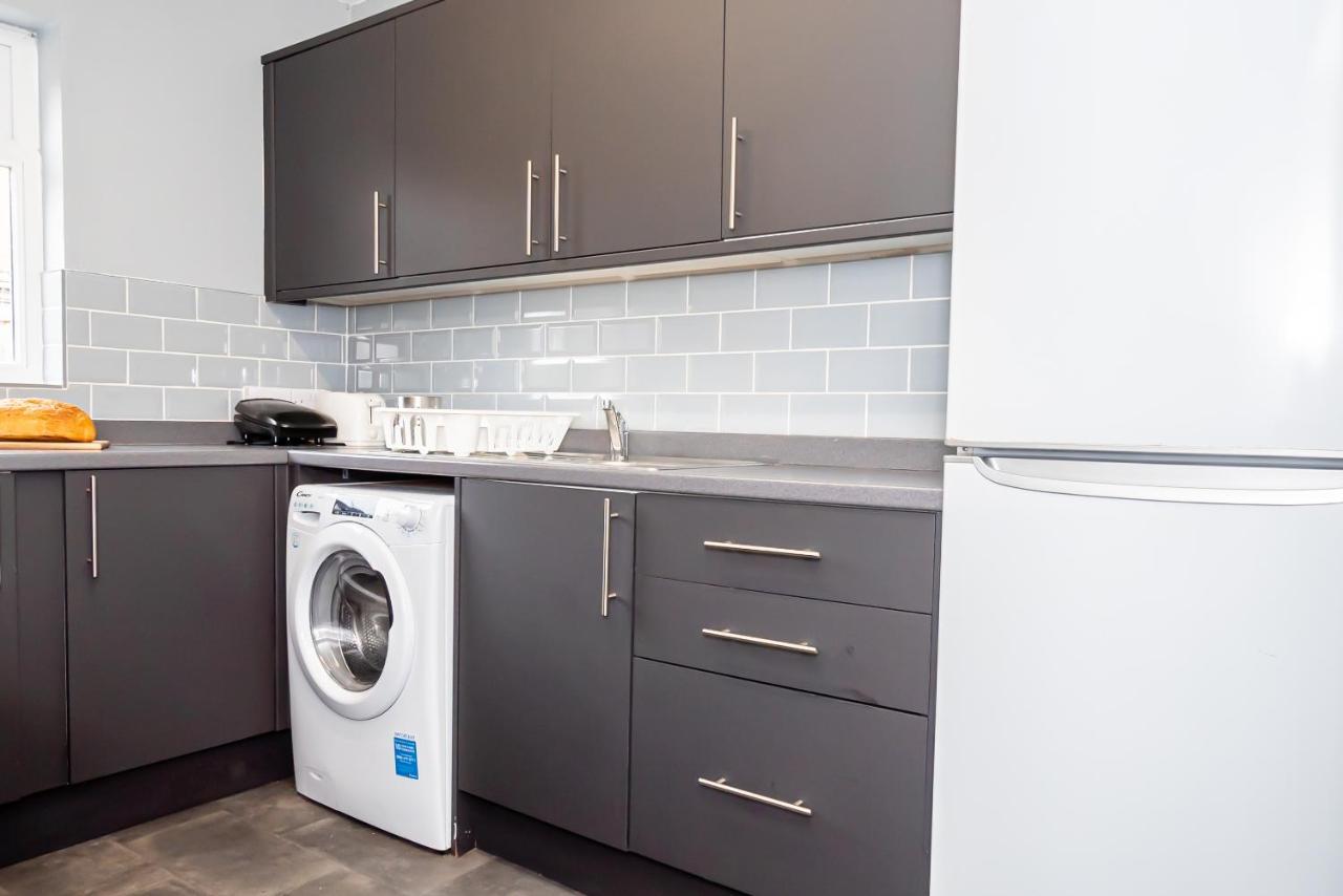 Shirley House 3, Guest House, Self Catering, Self Check In With Smart Locks, Use Of Fully Equipped Kitchen, Close To City Centre, Ideal For Longer Stays, Walking Distance To Bat, 20 Min Drive To Fawley Refinery, Excellent Transport Links Southampton Zewnętrze zdjęcie