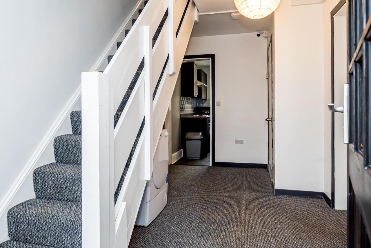 Shirley House 3, Guest House, Self Catering, Self Check In With Smart Locks, Use Of Fully Equipped Kitchen, Close To City Centre, Ideal For Longer Stays, Walking Distance To Bat, 20 Min Drive To Fawley Refinery, Excellent Transport Links Southampton Zewnętrze zdjęcie