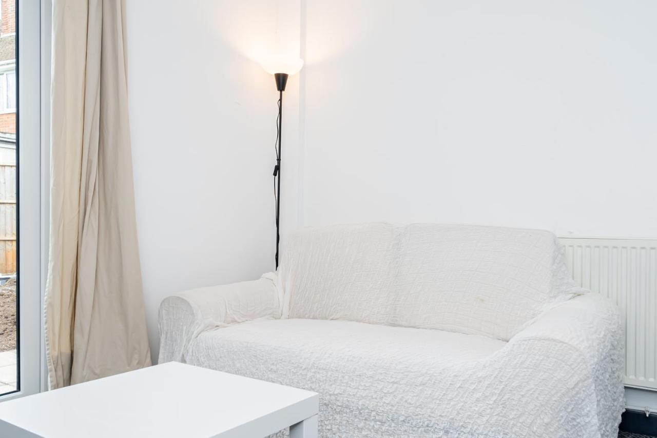 Shirley House 3, Guest House, Self Catering, Self Check In With Smart Locks, Use Of Fully Equipped Kitchen, Close To City Centre, Ideal For Longer Stays, Walking Distance To Bat, 20 Min Drive To Fawley Refinery, Excellent Transport Links Southampton Zewnętrze zdjęcie